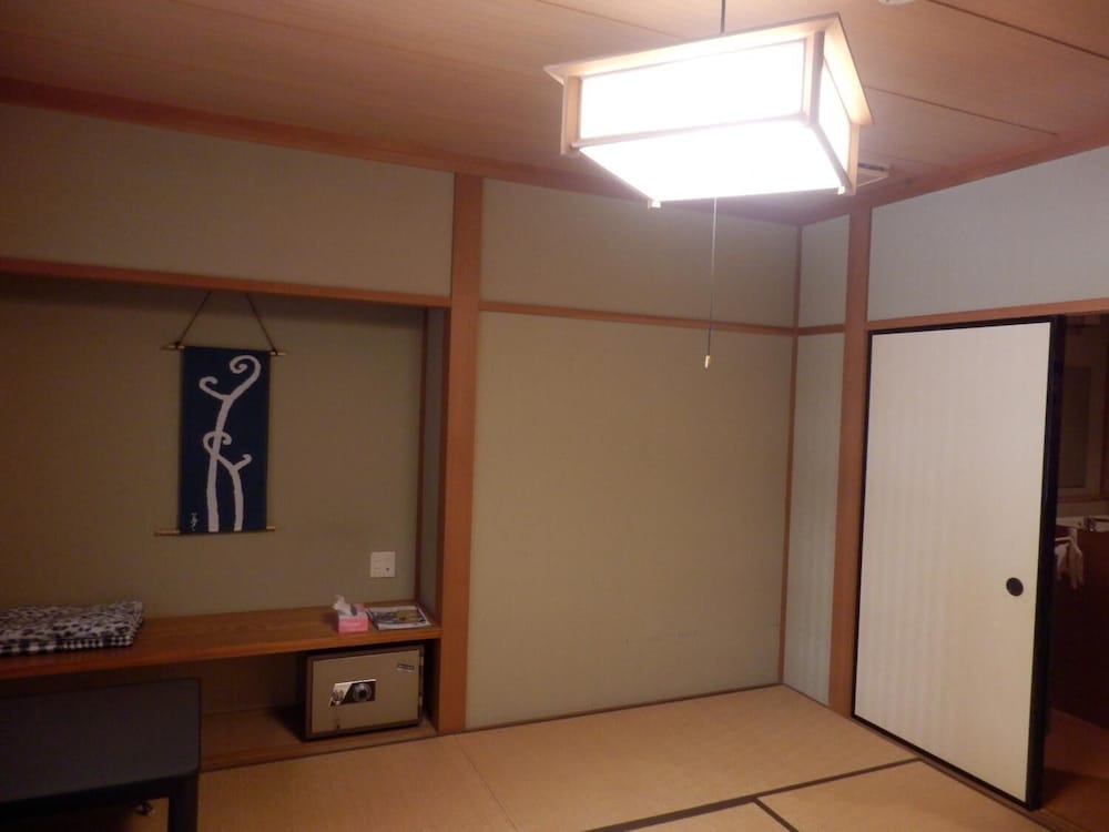 Yuwaku Guesthouse - Hostel