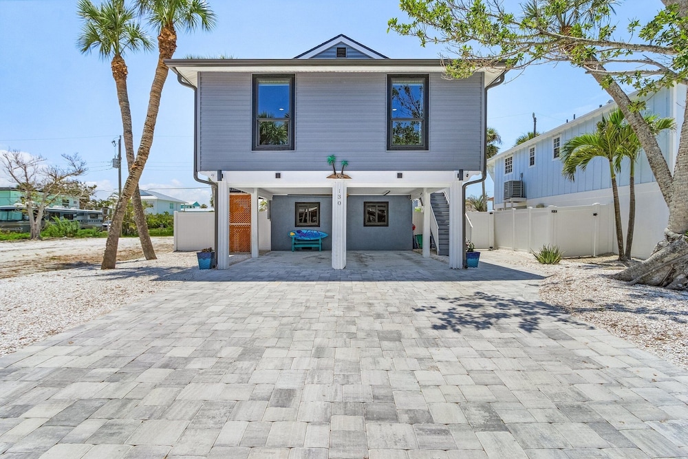 130 Tiki Tides: 2br W/ Outdoor Tiki Bar! 2 Bedroom Home
