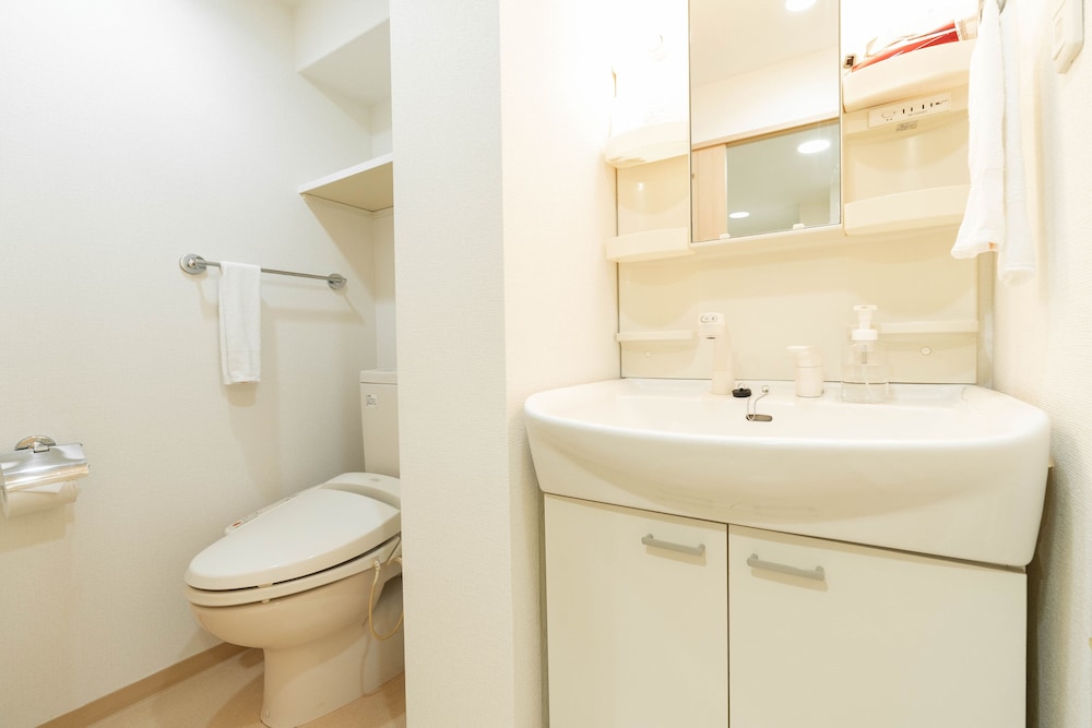 Shinsaibash East Nana Apartment · Junan