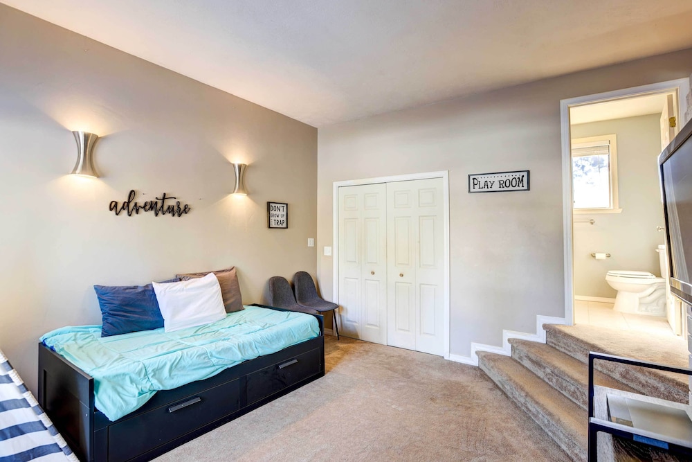 Pet-friendly Bend Home ~ 2 Mi to Downtown view 3