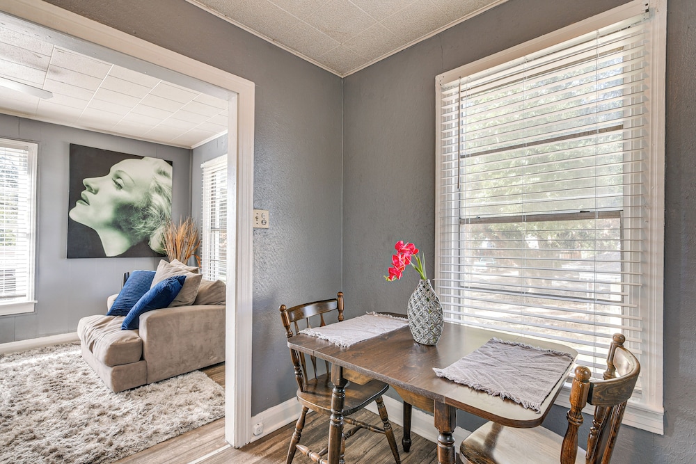 Near Sabine Lake: Pet-friendly Apt in Port Arthur