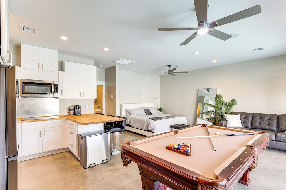 Casita + Chef's Kitchen: Lake Havasu Desert Oasis