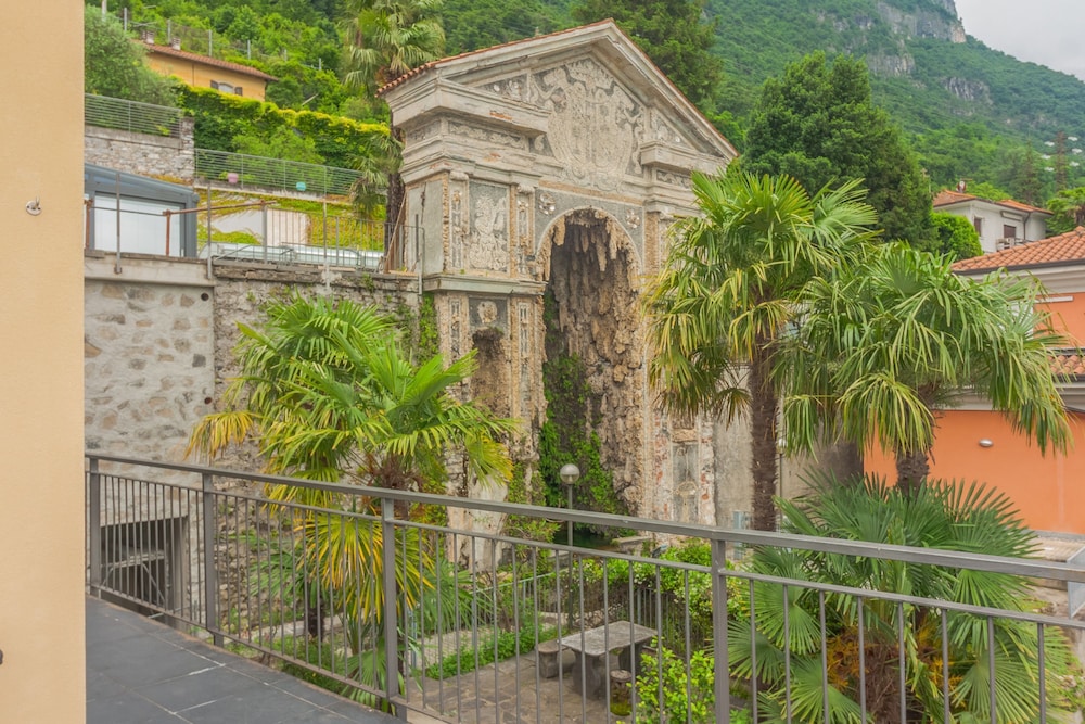 Fontana Penthouse in Fiumelatte