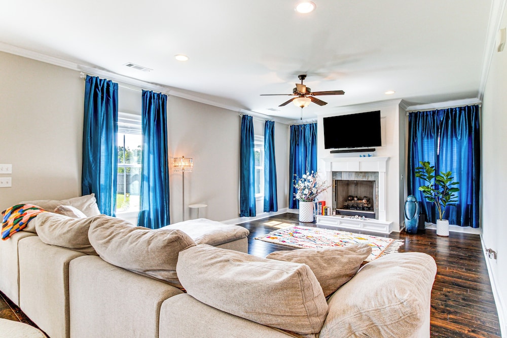 4 Mi to Dtwn: Stylish Home w/ Large Yard in Dothan