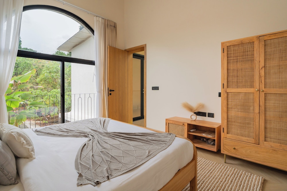 ELIVAAS Ekam | Luxe 4 BHK Villa With Pvt Pool & Patio