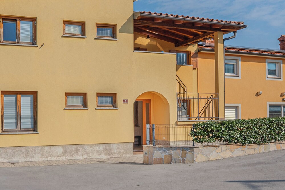 Seaview Apartment Double D