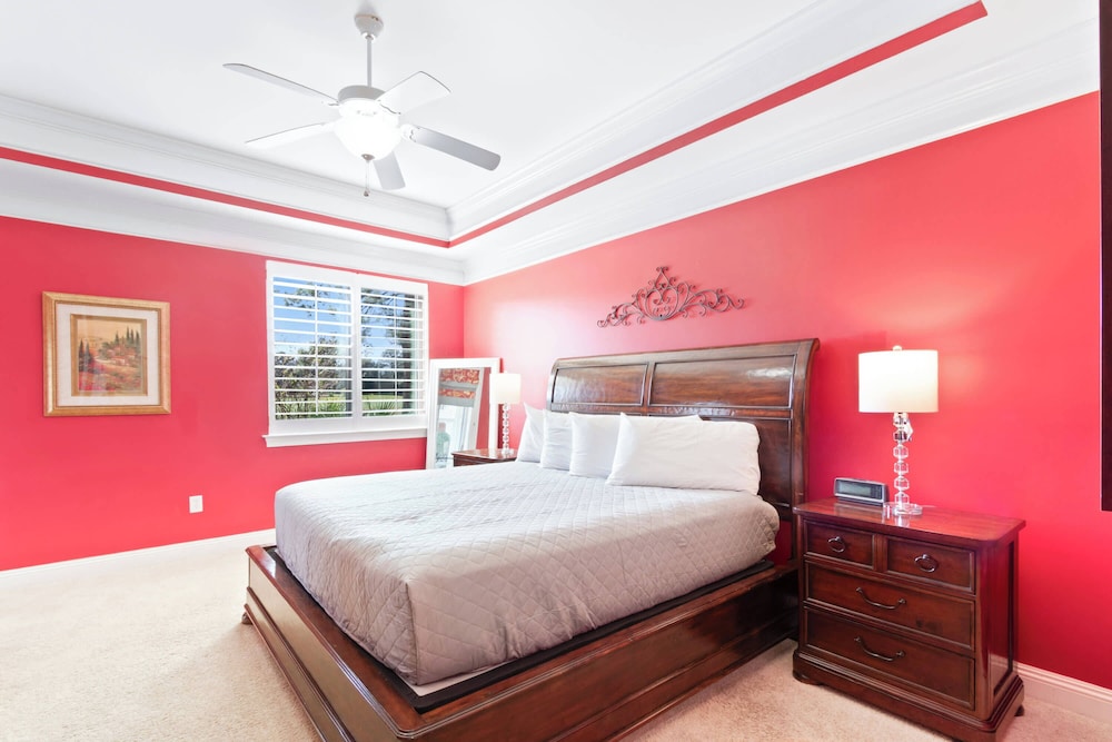 Luxury 3 Bed 3 Bath Resort Beaches Pool Golf