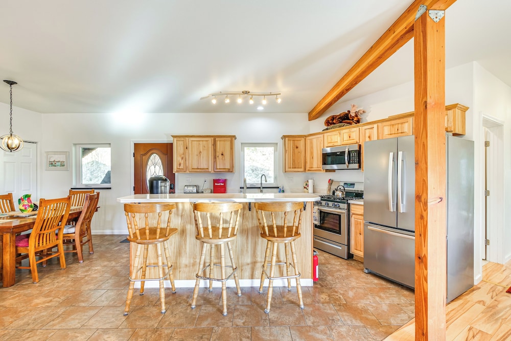 Panoramic Mtn Views: 5-acre Escape in Palmer!