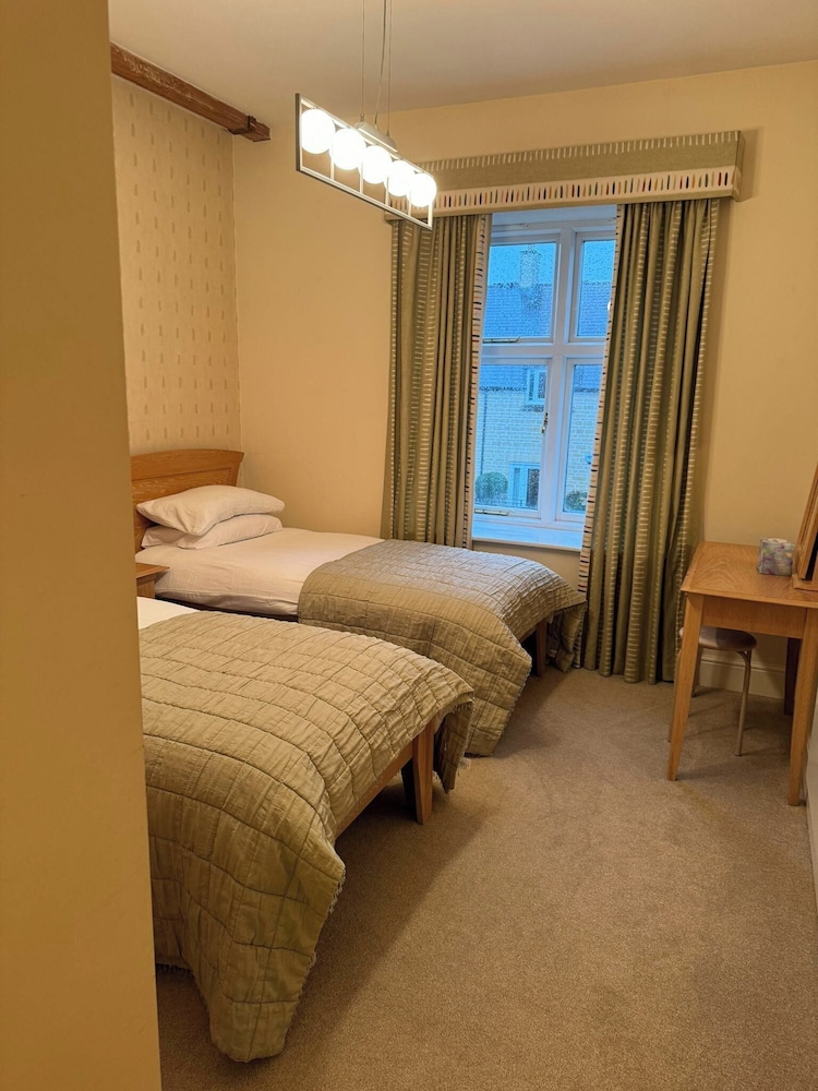 Executive Apartment, Woodford Mill, Witney