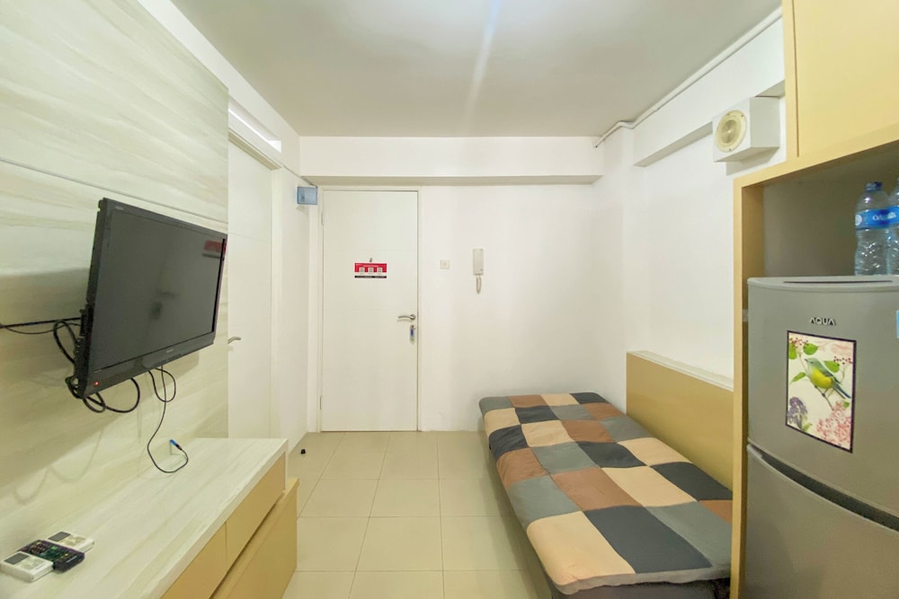 Comfort Living And Modern 2Br At Bassura City Apartment