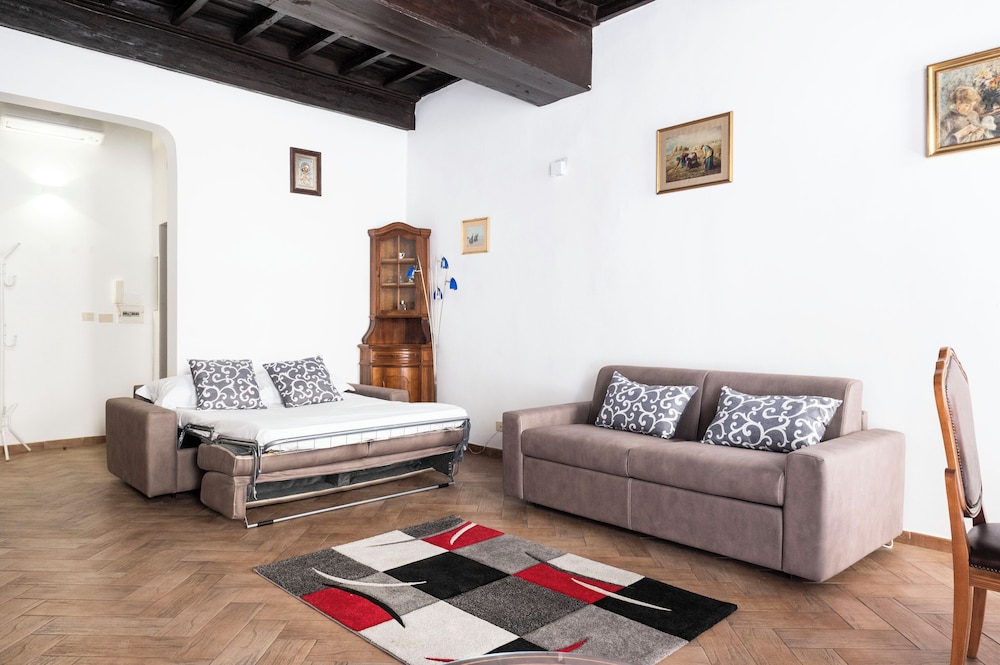 Campo De' Fiori Apartments