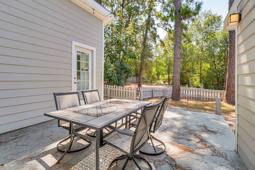 2 Mi to Lake Bastrop! Modern Lost Pines Retreat