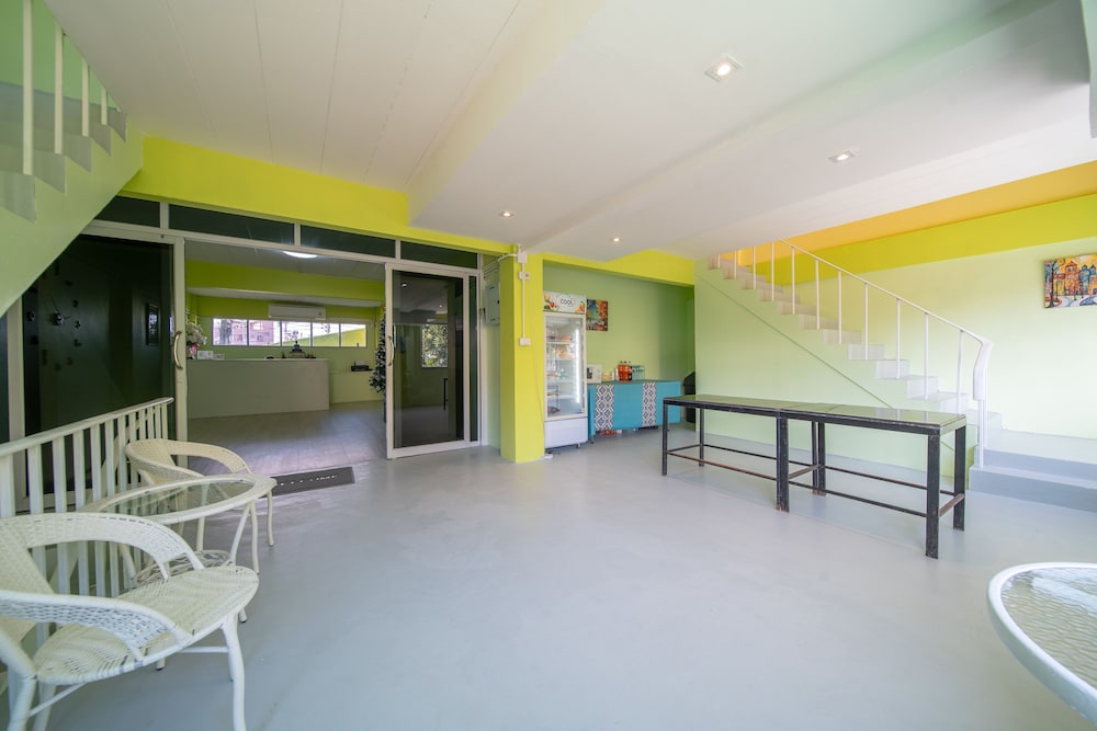 UrbanNest Hostel