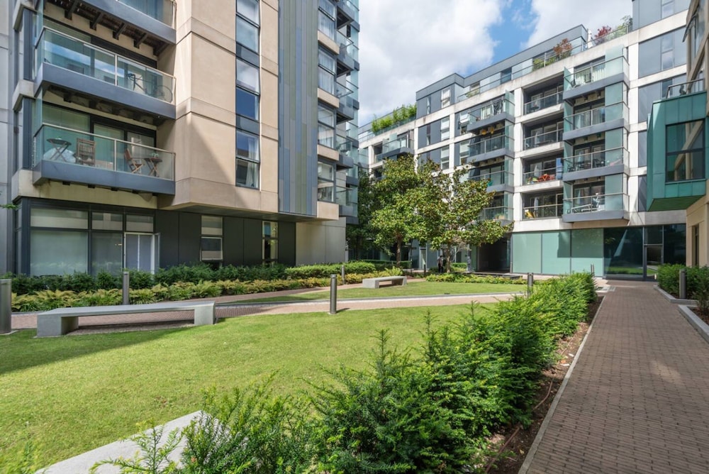 Old Street - Sleek Apartment