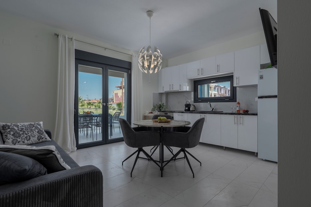 White Pearl Suites Halkidiki