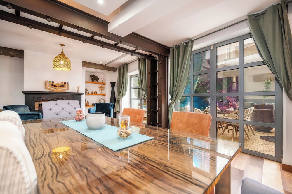 Oakmoon House