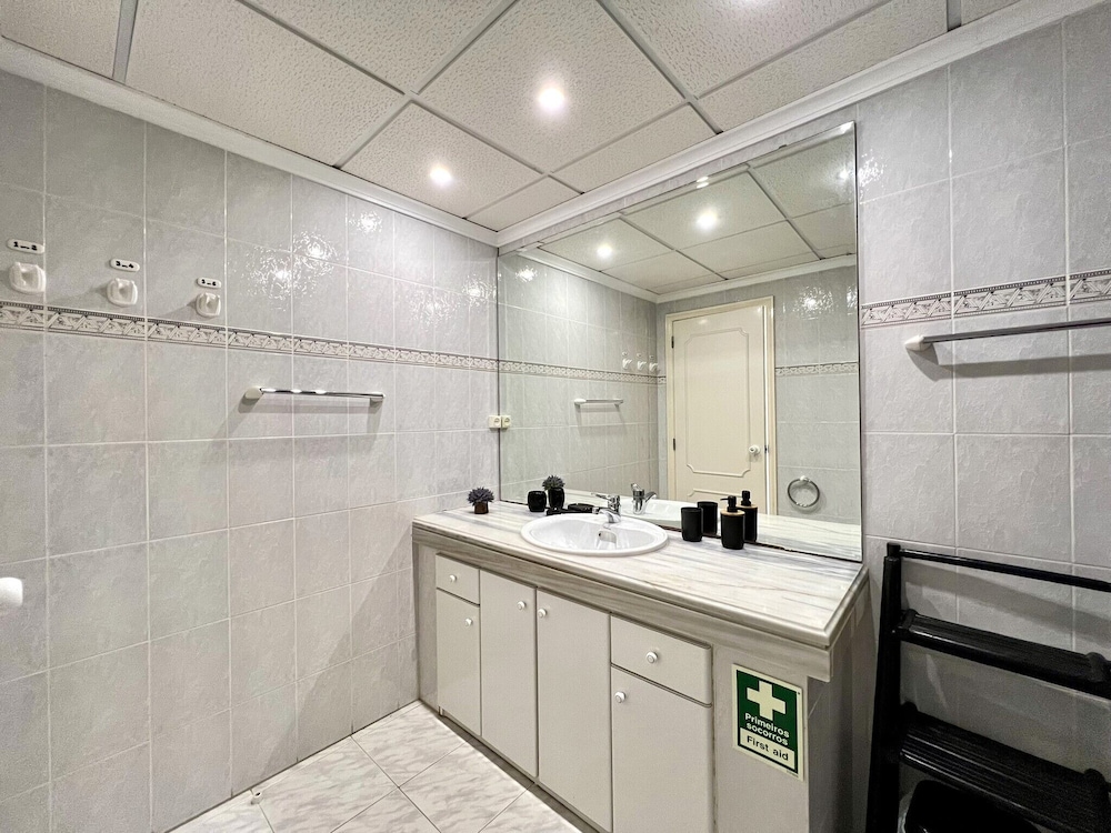 Albufeira Concept 2 With Pool by Homing