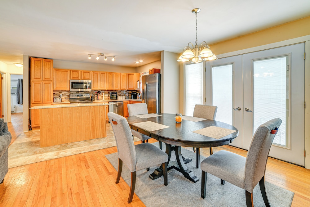 4 Mi to Dtwn: Pet-friendly Home in Utica