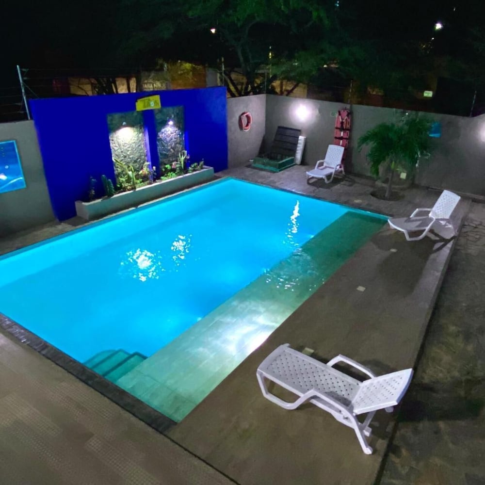 Hostal  Aurora - Hostel