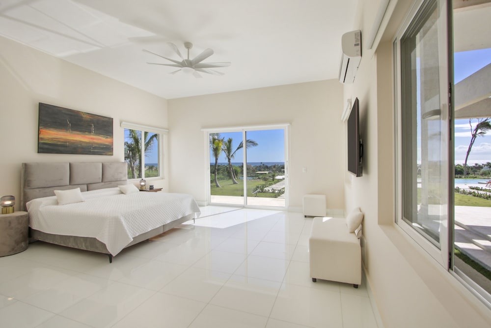 Stunning 6BR Villa With Ocean View in Cap Cana