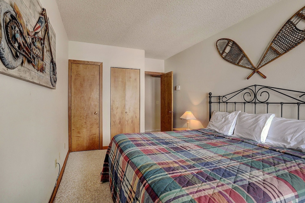 Pet Friendly Ski-In Ski-Out Right By The Lift and Golf Course - FP310 by Redawning
