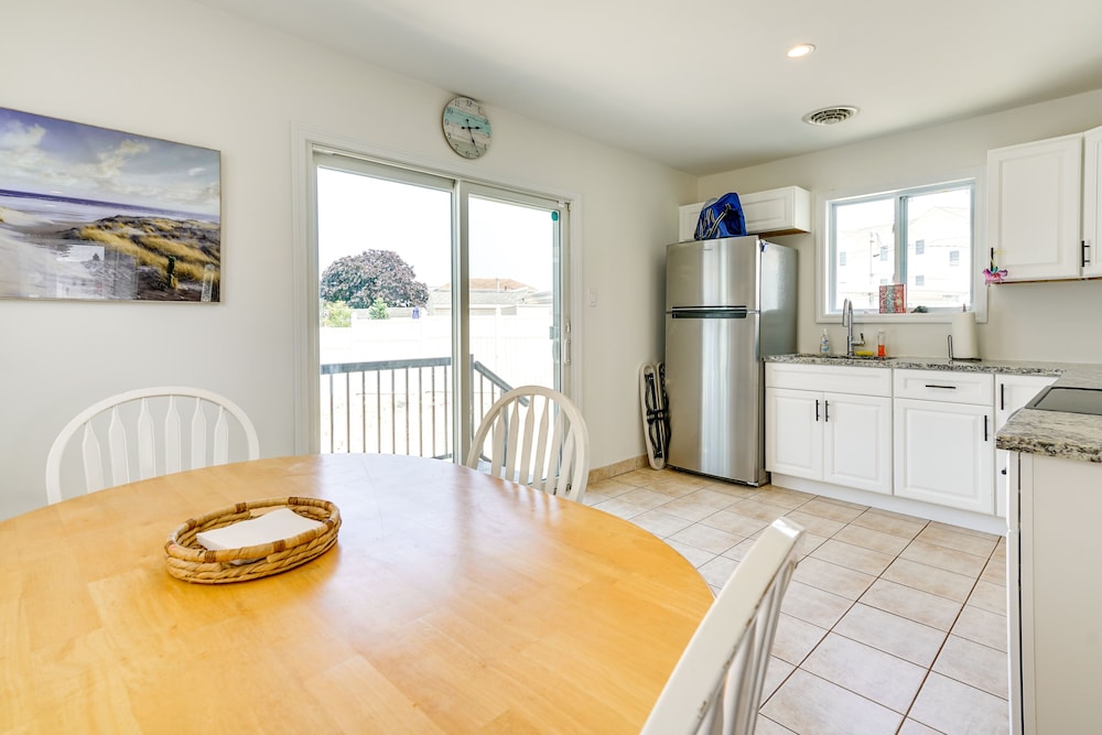 Charming Beach Haven West Home: 1 Mi to Beach! view 2