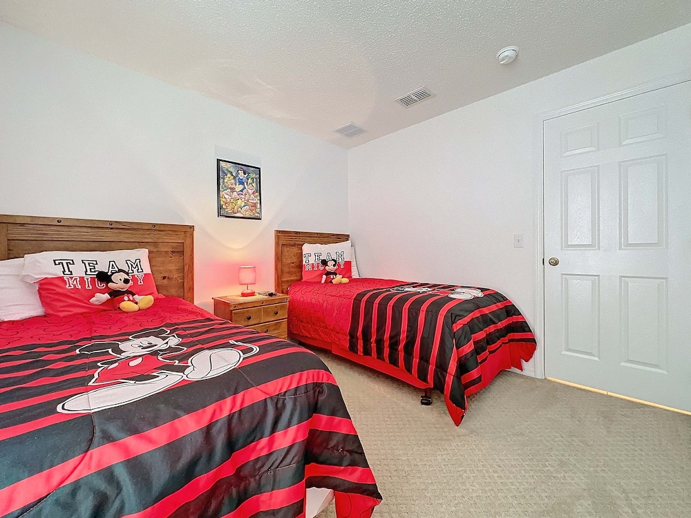 South Facing Pool Home With Golf Course Views