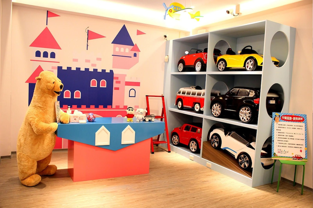 Poetic Castle-Family Theme Villa