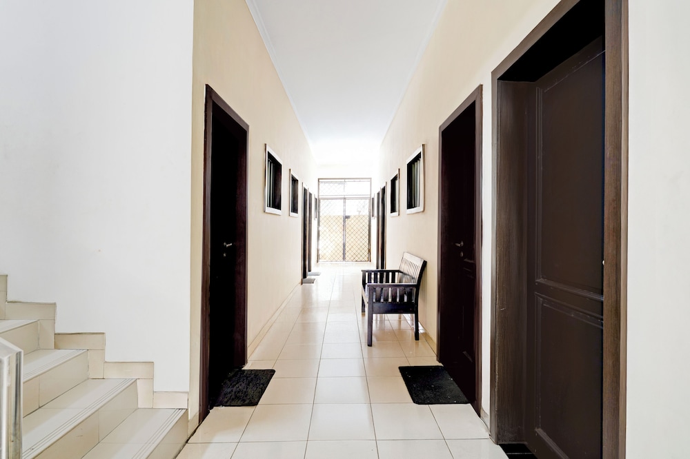 OYO 94421 Soetomo Guest House