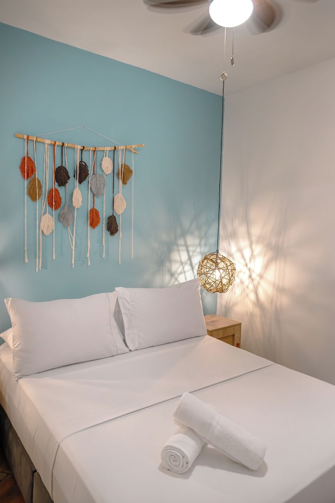 Traveler Hostel