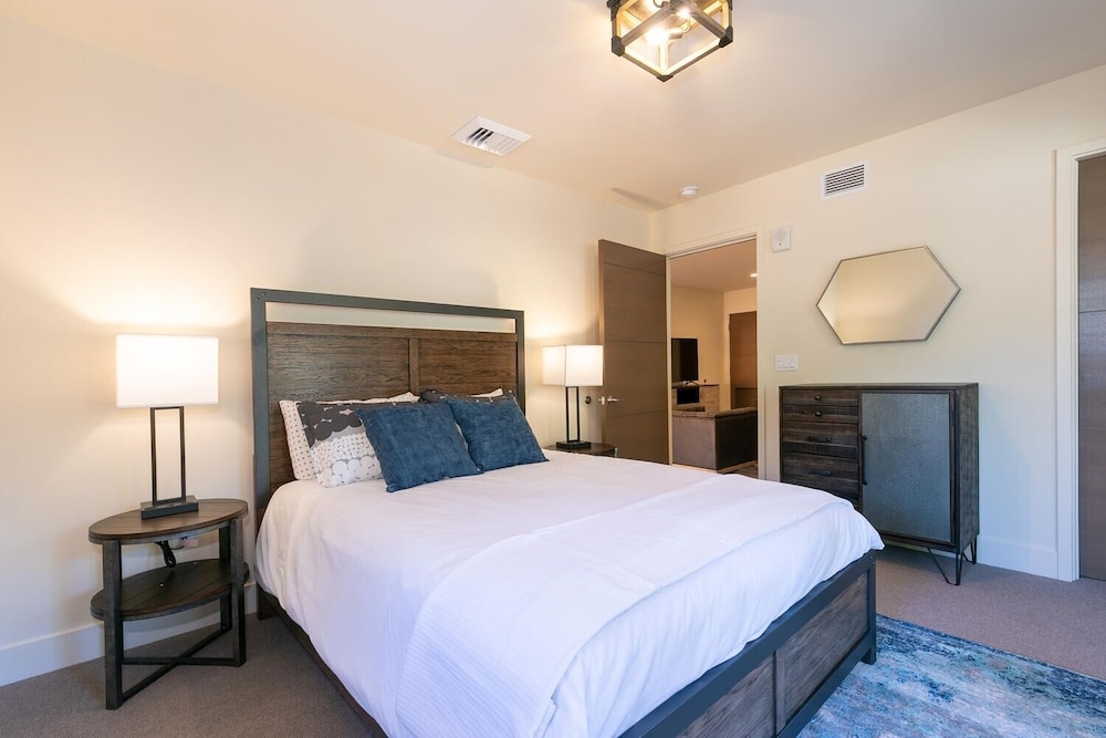 Crystal Bay Penthouse 301 3 Bedroom Condo