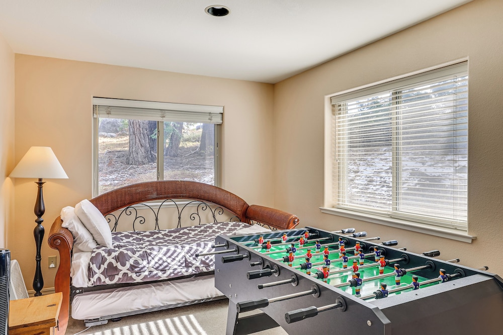 7 Mi to Beach: Home w/ Hot Tub in South Lake Tahoe