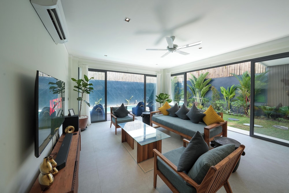 Twin Villas Drupadi 8Br Seminyak