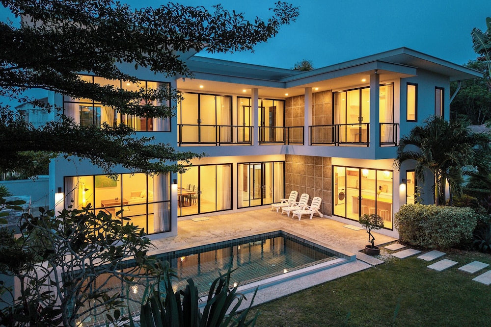 One of Phukets Best Villas V212