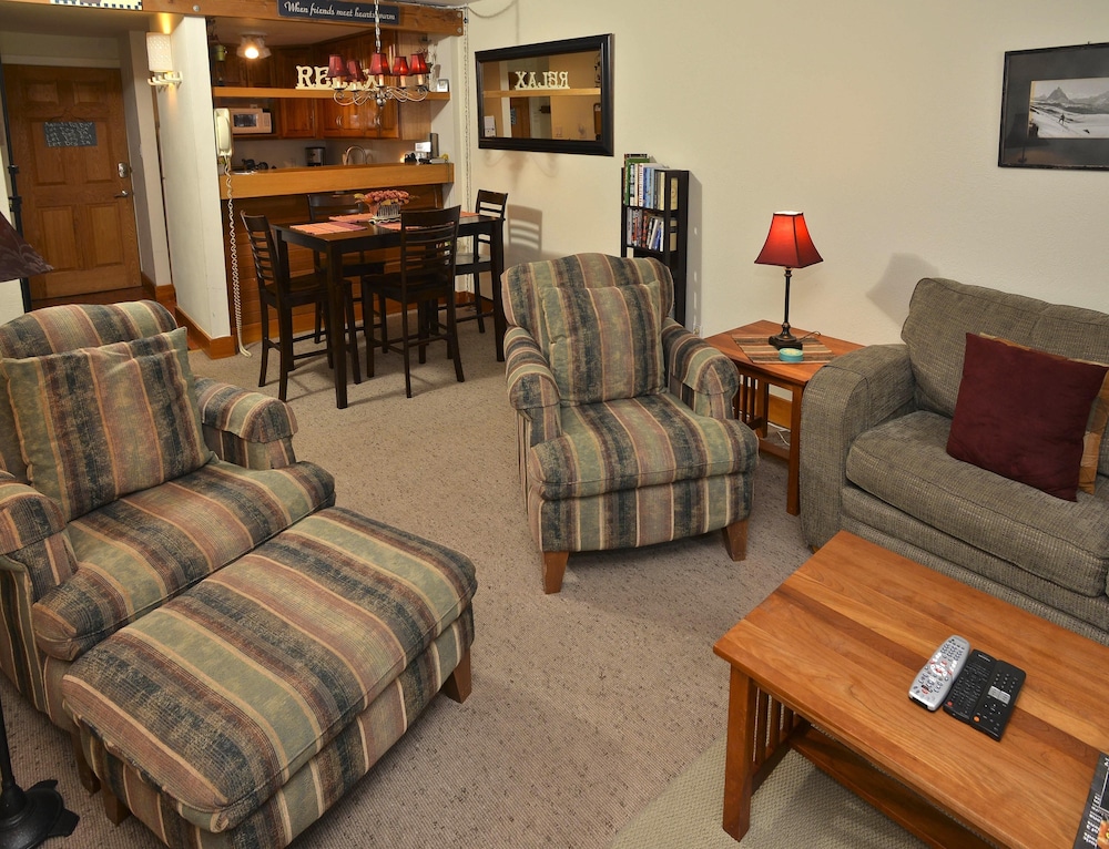 Vail Trails East #7b 1 Bedroom Condo by RedAwning