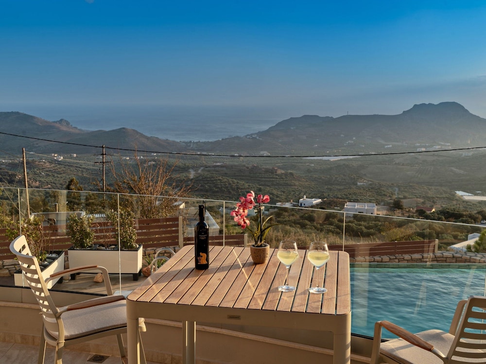 Modern Villa With Private Pool in Plakias