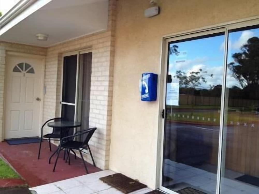Harbourside Motel