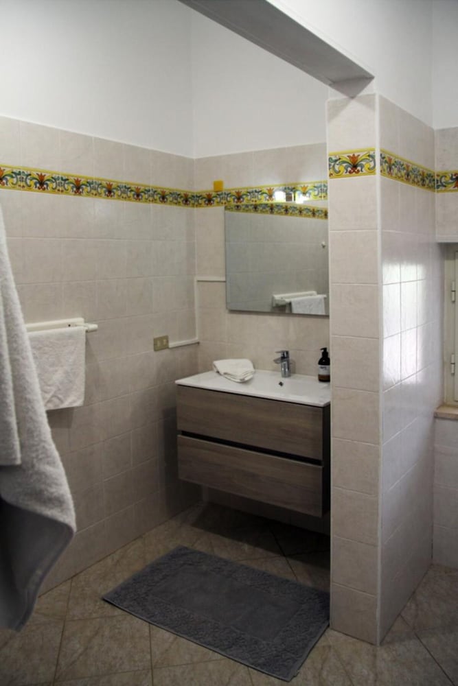 Tenuta Piana 1: Direct Access to the sea