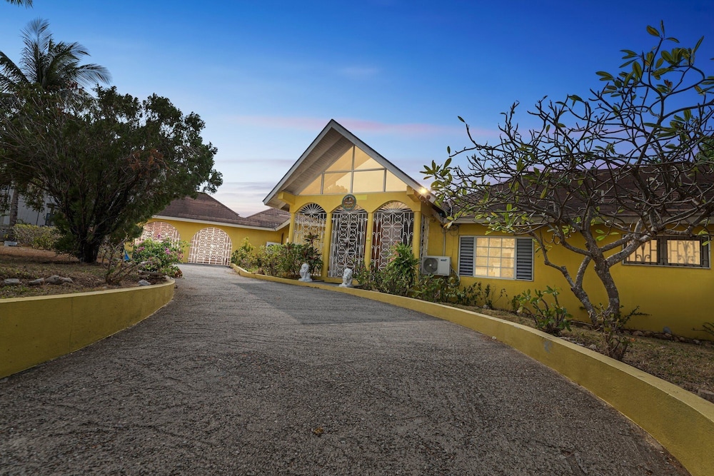 Ironshore Sugarmill Villa W Private Pool 6 Bedroom Villa