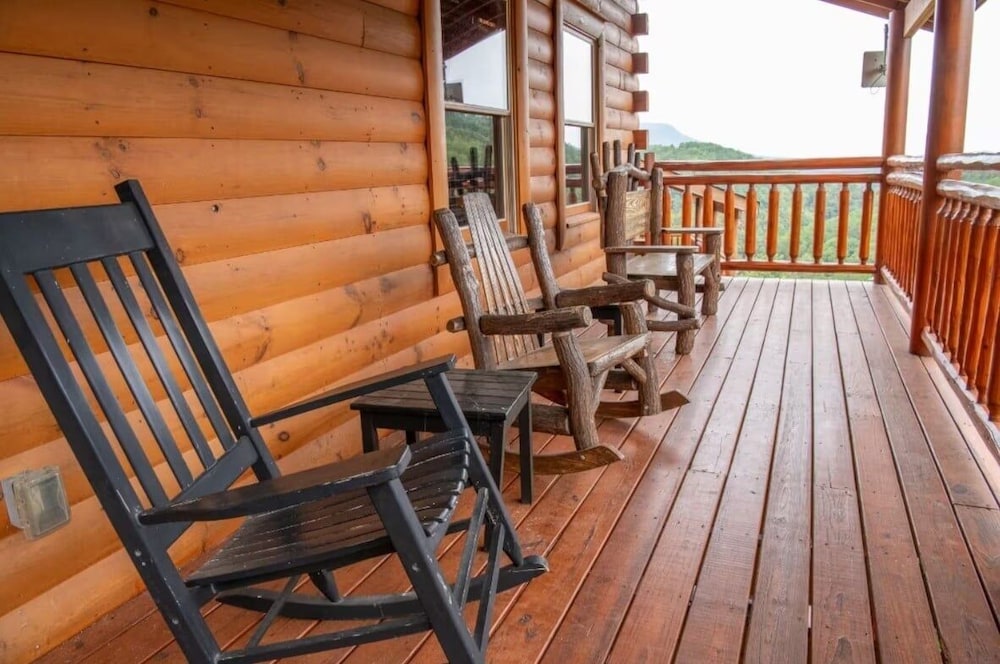 The Only Tenisee 4 Bedroom Cabin