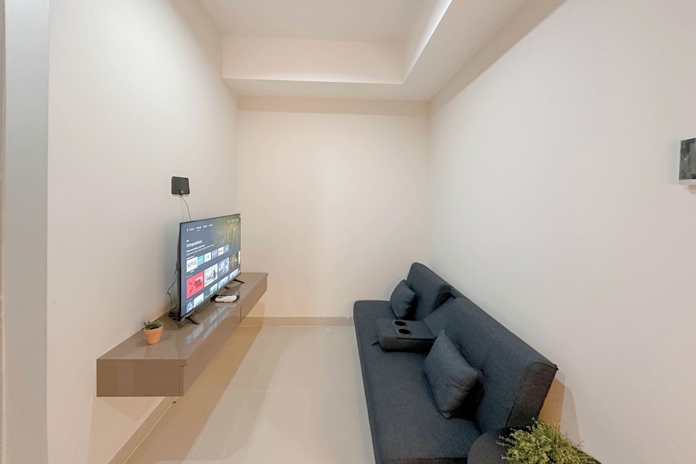 Modern And Cozy 1Br At Grand Sungkono Lagoon Apartment