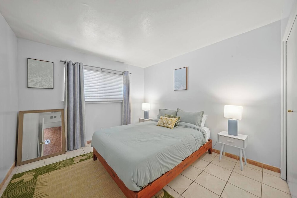 5 BR Jacuzzi Disney Knotts Beach