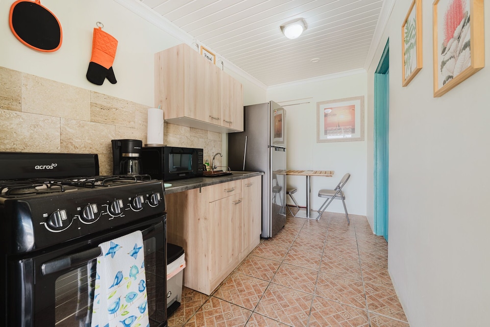 Mangel Halto Aruba one Minute Walk to Beach Apt1