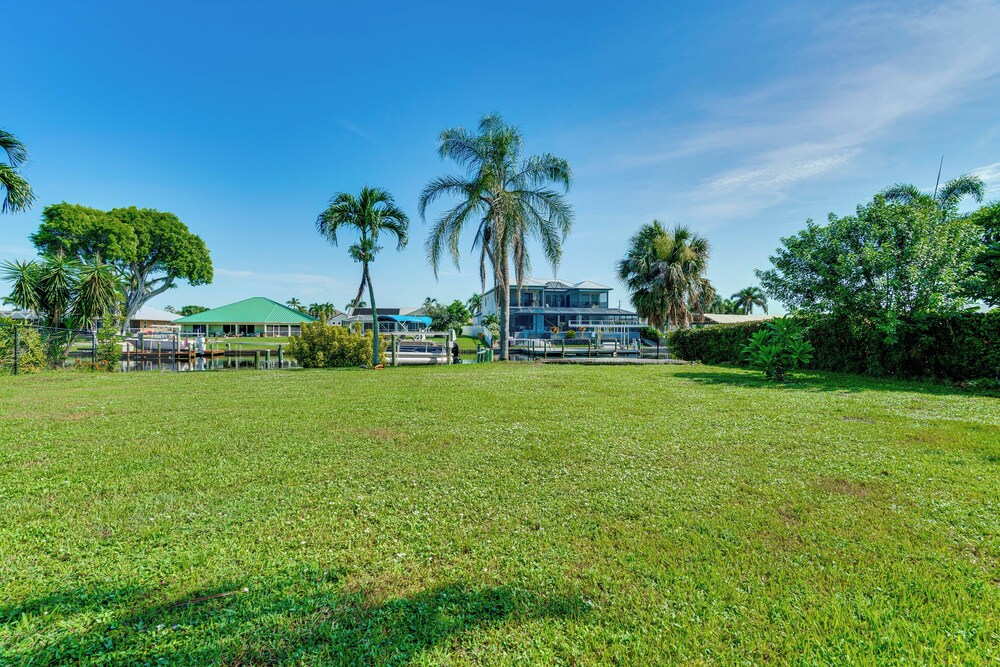 2 Mi to Beach: Canal-front Retreat in Cape Coral!