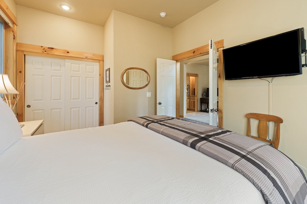 Poplar 16 5 Bedroom Home