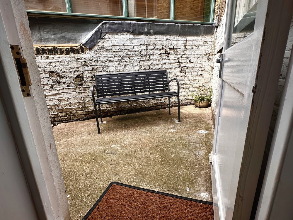 Fulham Tranquil 2BD King Bed Home w/ Parking & Gdn