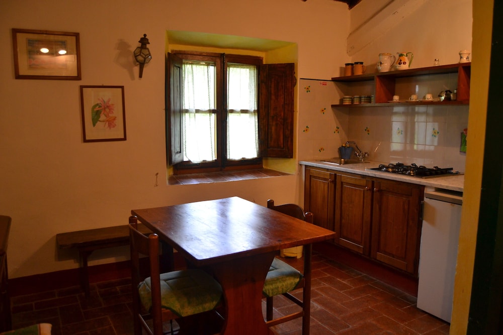 2 Cozy Rooms in Amazing Tuscany With Rustic Style view 4