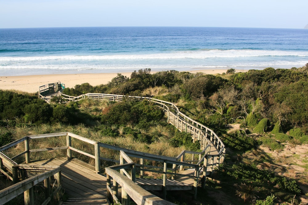 Snug Beach Cabin And Caravan Park