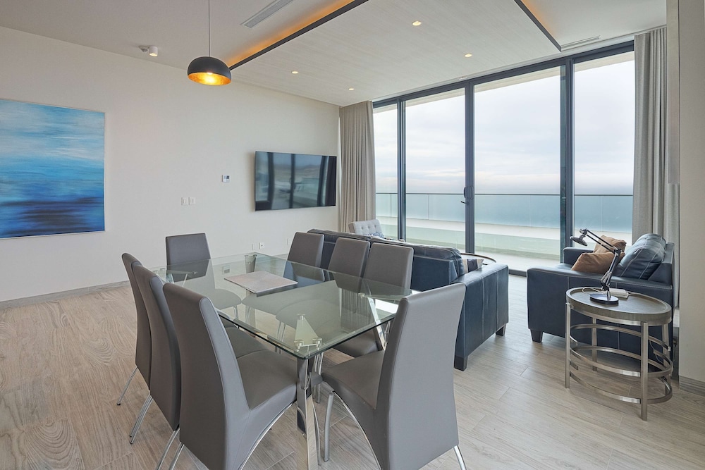Waves Views Luxury 3BR Oceanfront Condo