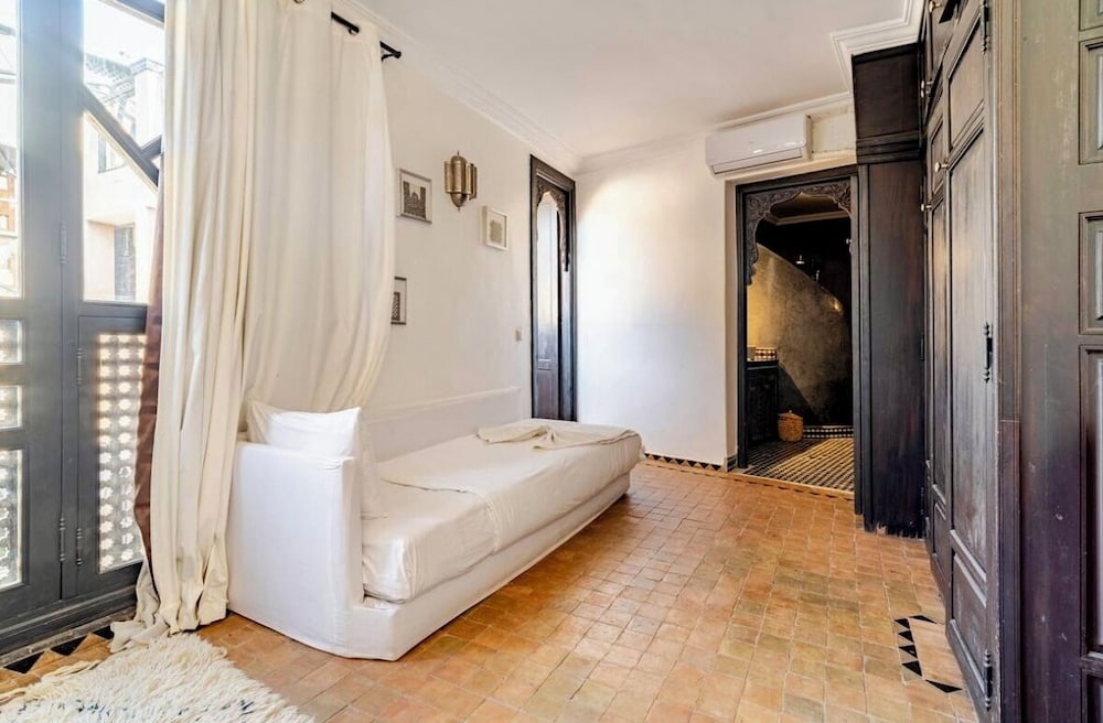Riad basidi